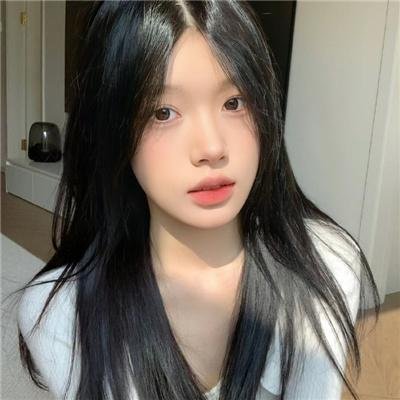 红鞋男子